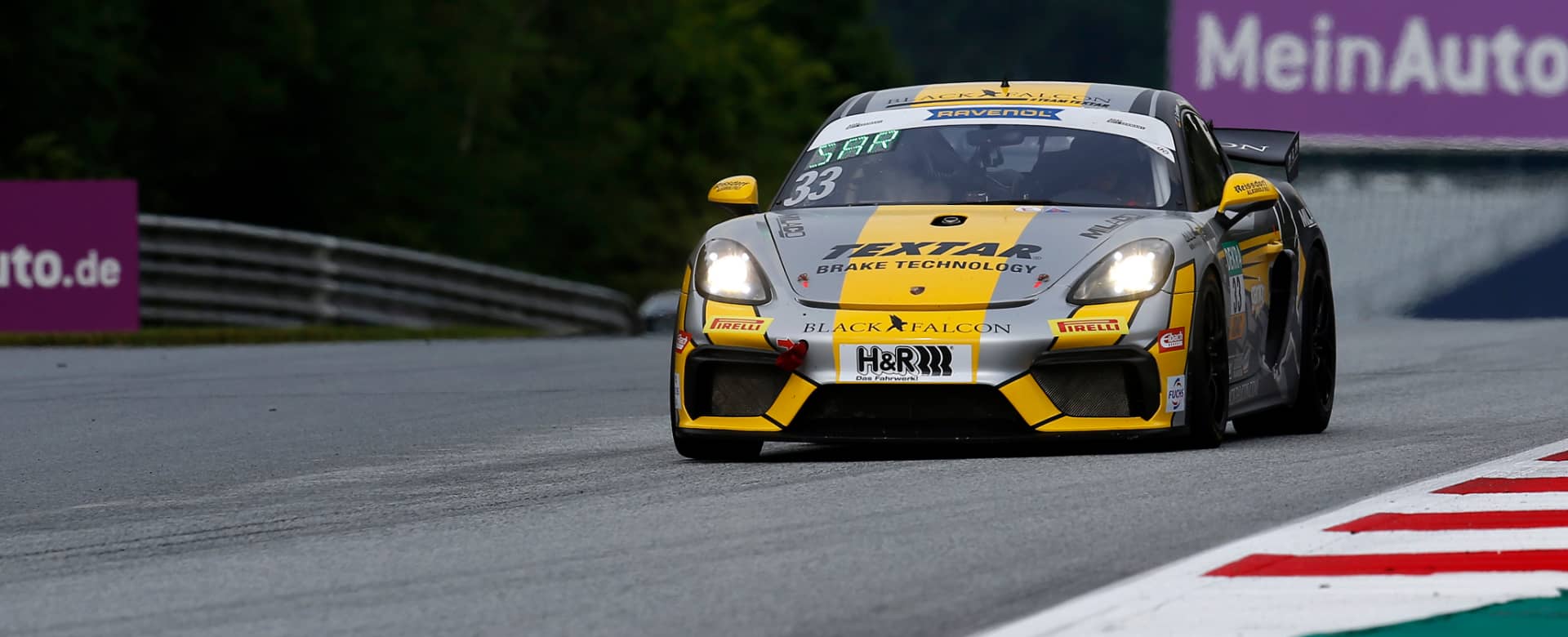 BLACK FALCON Porsche Cayman GT4 von Axel Sartingen und Daniel Schwerfeld auf dem Red Bull Ring